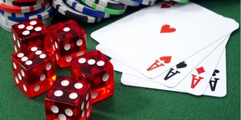 Chơi bài trực tiếp với dealer OK9
